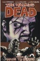 The Walking Dead : Made to Suffer v. 8