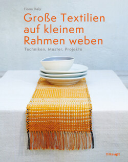 Große Textilien auf kleinem Rahmen weben