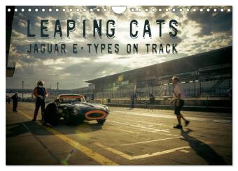 Leaping Cats - Jaguar E-Types on Track (Wandkalender 2024 DIN A4 quer), CALVENDO Monatskalender