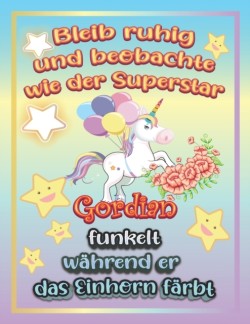 Bleib ruhig und beobachte wie Superstar Gordian funkelt wahrend sie das Einhorn farbt