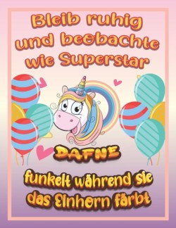 Bleib ruhig und beobachte wie Superstar Dafne funkelt wahrend sie das Einhorn farbt