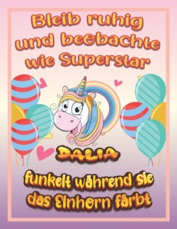 Bleib ruhig und beobachte wie Superstar Dalia funkelt wahrend sie das Einhorn farbt